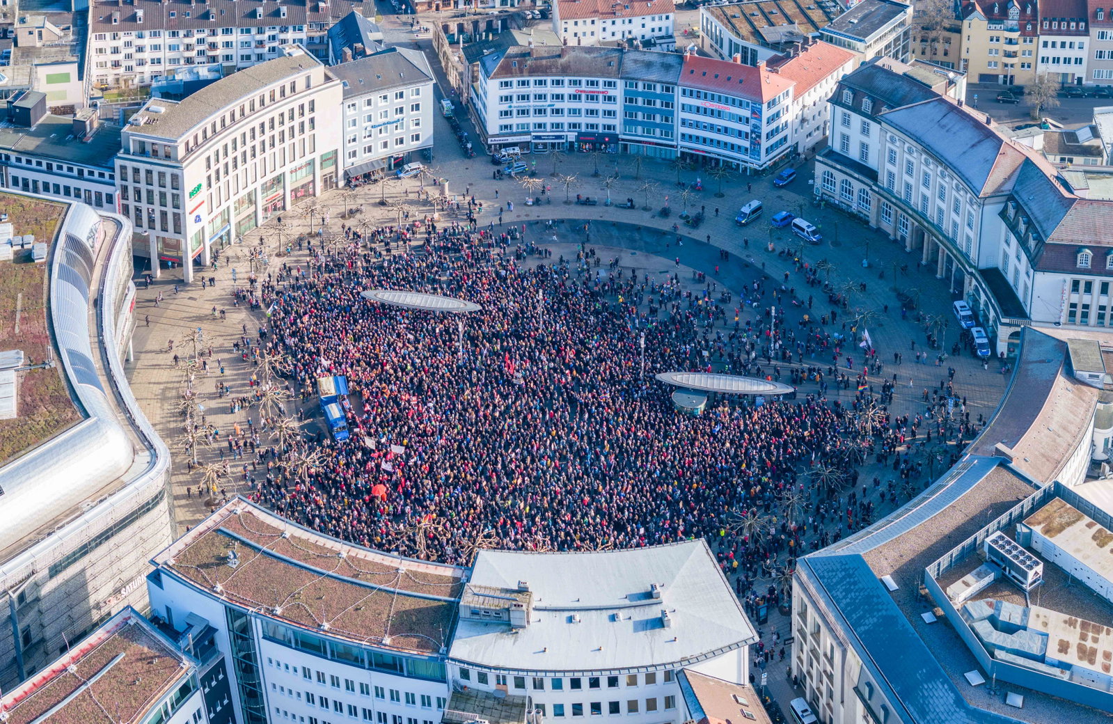 Kassel Luftbild Koenigsplatz Demonstration johann taillebois