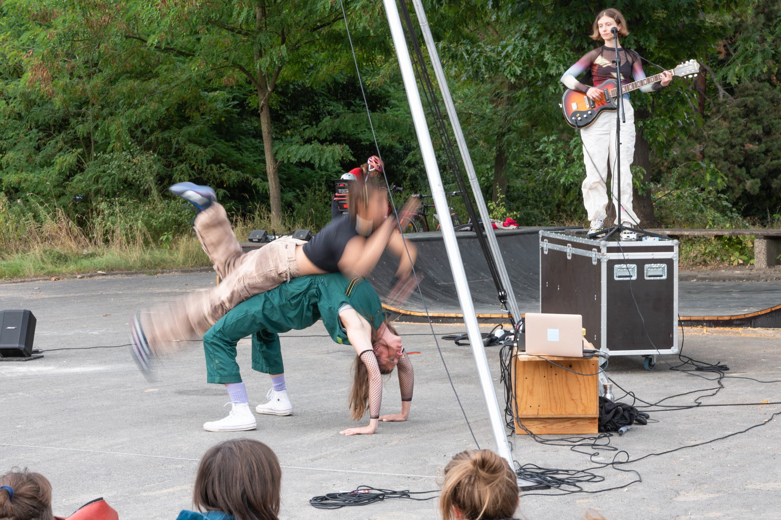 Forstfeld PONY show johann taillebois komprimiert
