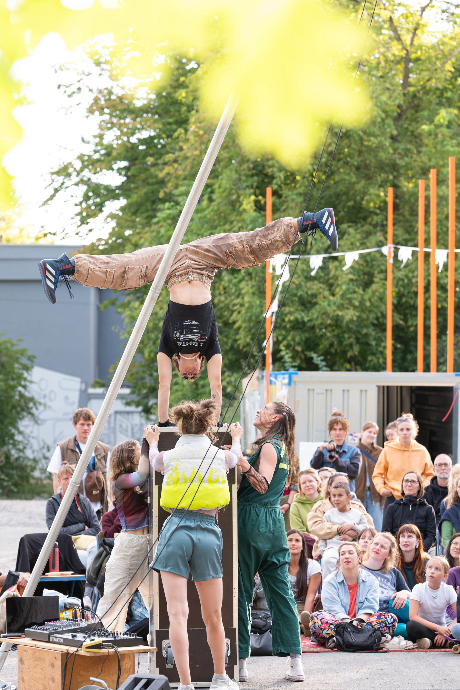 Forstfeld PONY show johann taillebois komprimiert